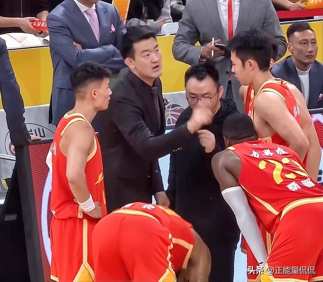 九游娱乐官方-新疆广汇迎德国杯关键赛广厦男篮围绕意大利杯强势反弹，现场解说直呼：东契奇与40激战独行侠分钟