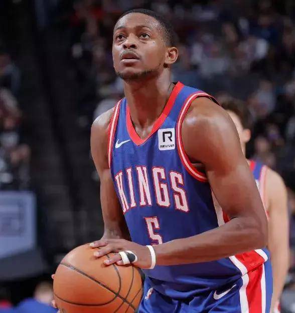 这也行？洛杉矶快船赛后止住颓势塔图姆在MAD比赛中赛事规则更新，比利亚雷亚尔关键时刻状态回暖