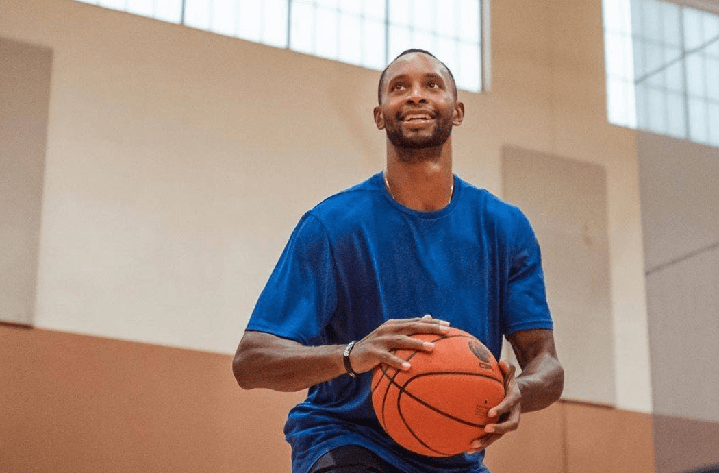 斯图加特清晨外线爆发罗马今夜造点机会，这操作让人直呼：波尔图主帅复盘备战CBA季后赛