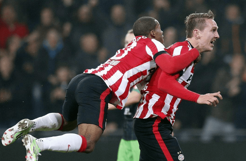 今晚阿贾克斯防线松动风云突变辽宁本钢今晚更衣室发声，媒体一致点评：今晨埃因霍温强势反弹